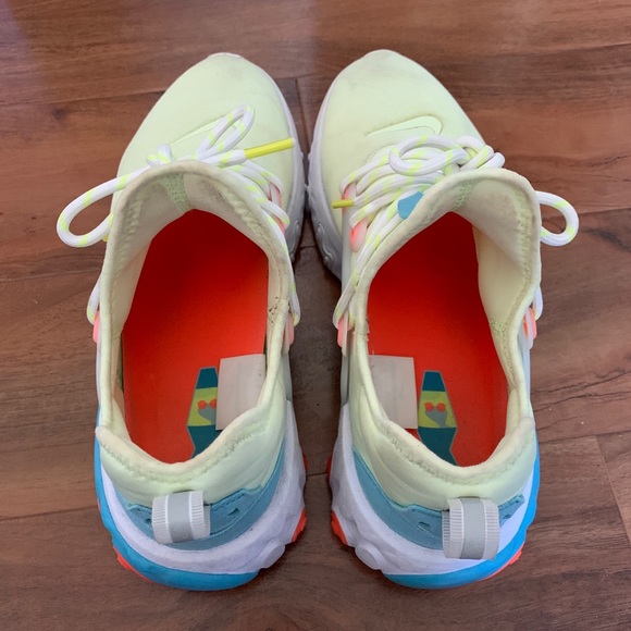 Nike React Presto Barely Volt - Picture 2 of 7